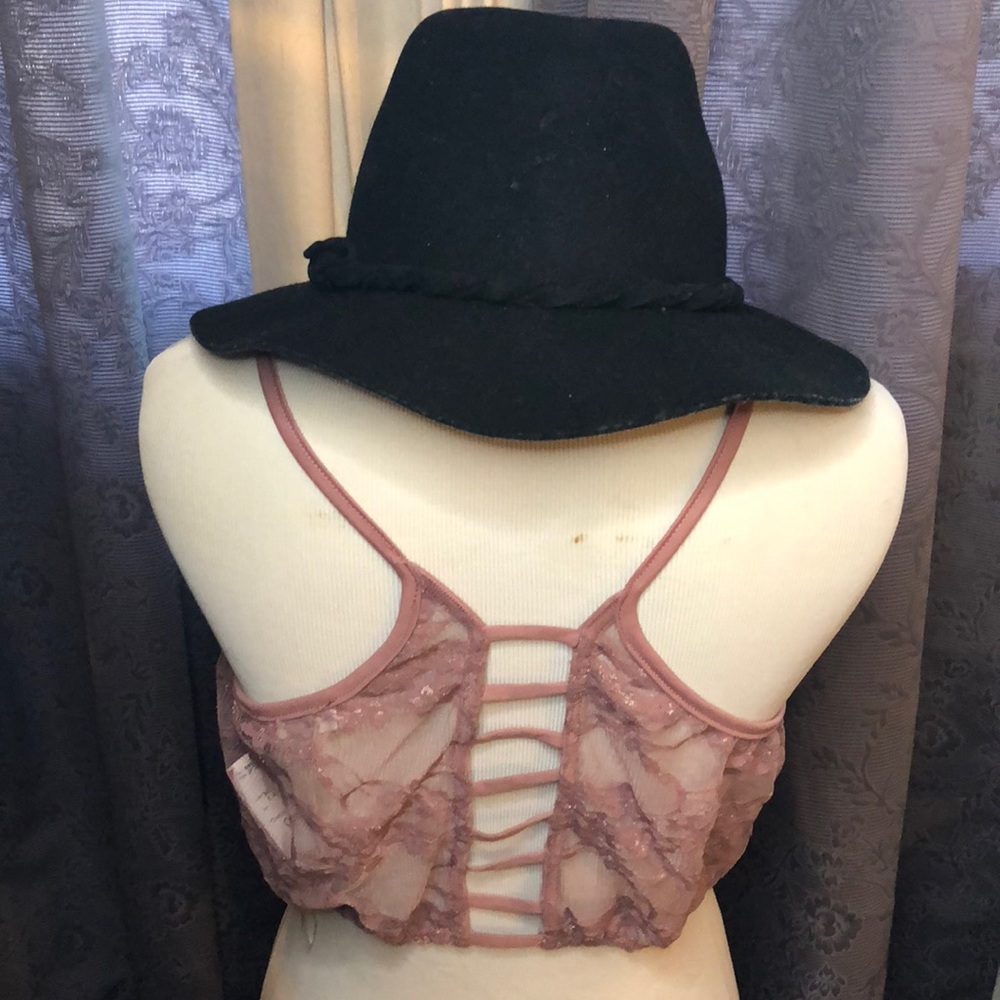 New 💕 top - Picture 2 of 4
